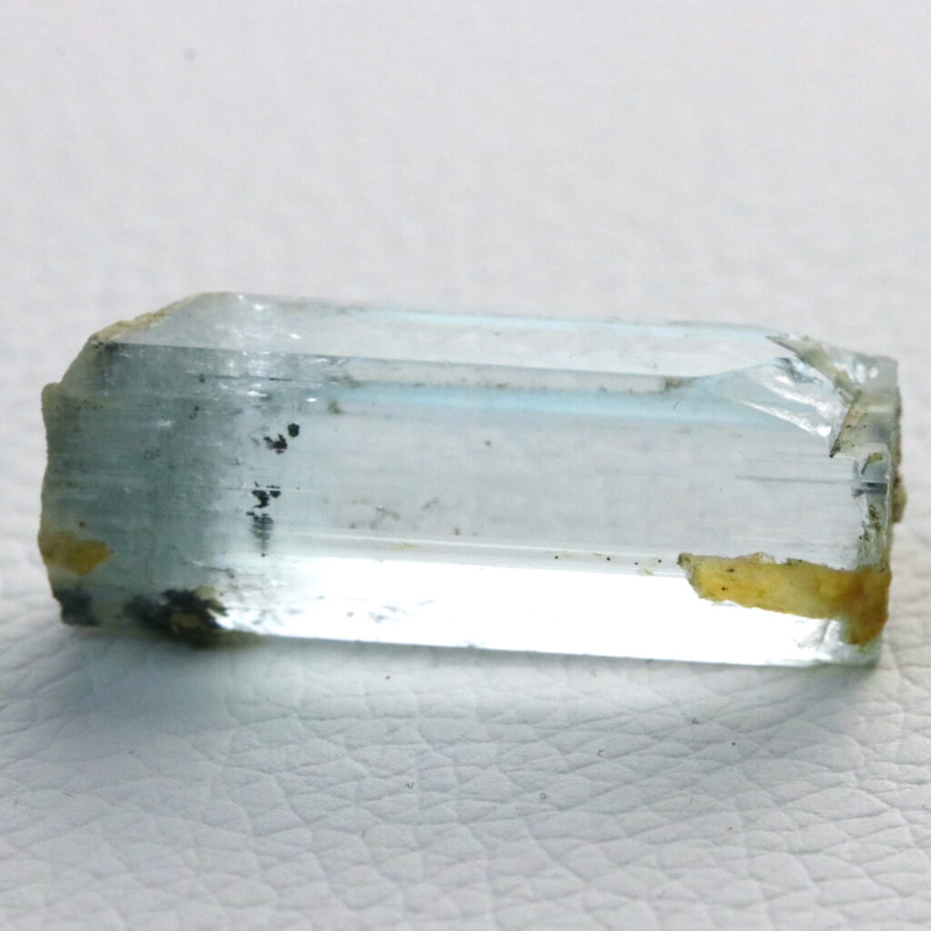 Aquamarin · Rohstein zum Facettieren · 33 ct · Naturbelassen · Hell graublau